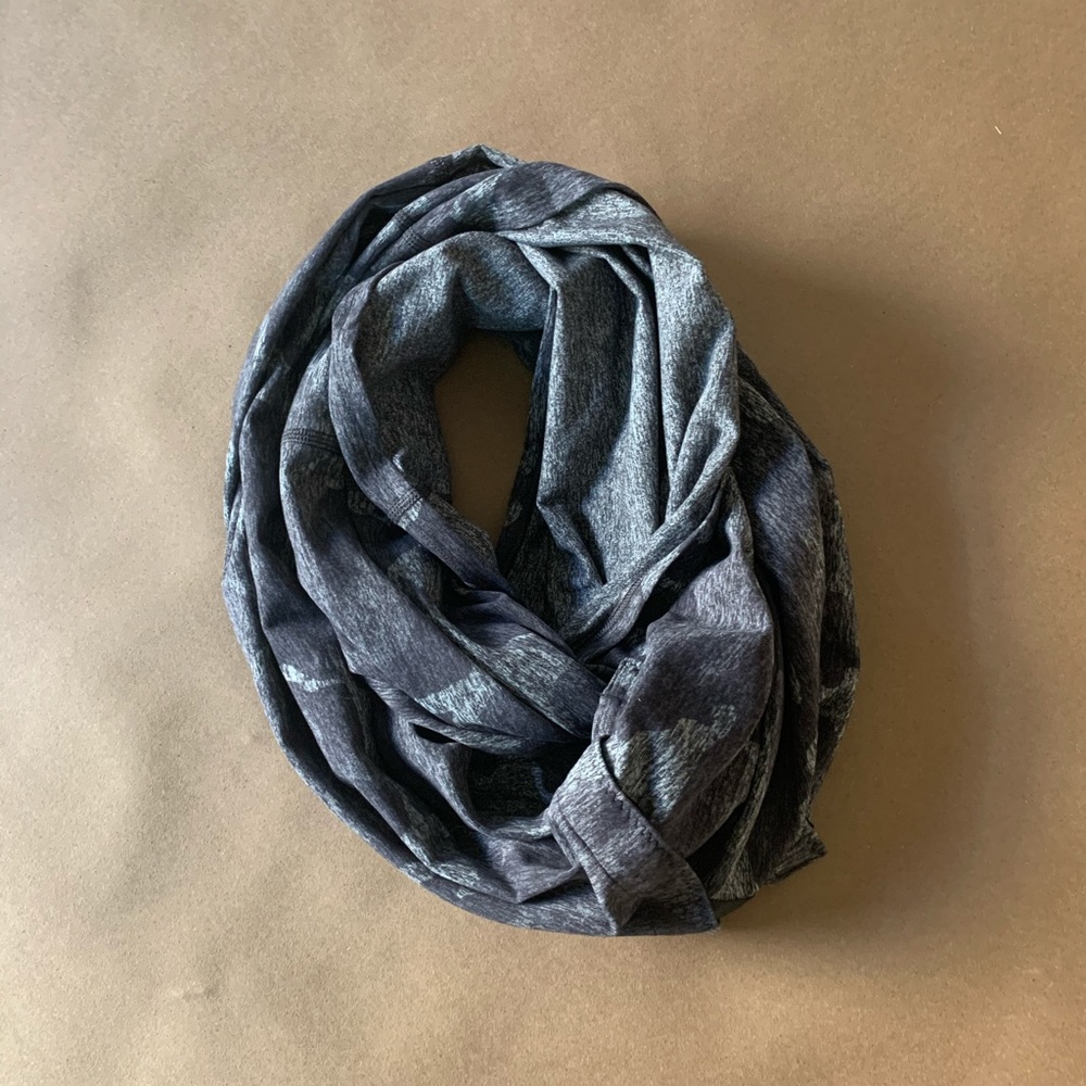 lululemon Vinyasa Scarf